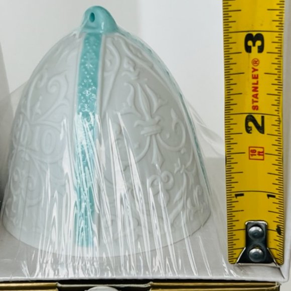 Lladro Bell porcelain ornament figurine Spain Christmas Box 2010 blue ribbon vtg - Picture 3 of 4
